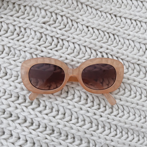 Boutique sunglasses - Picture 3 of 5